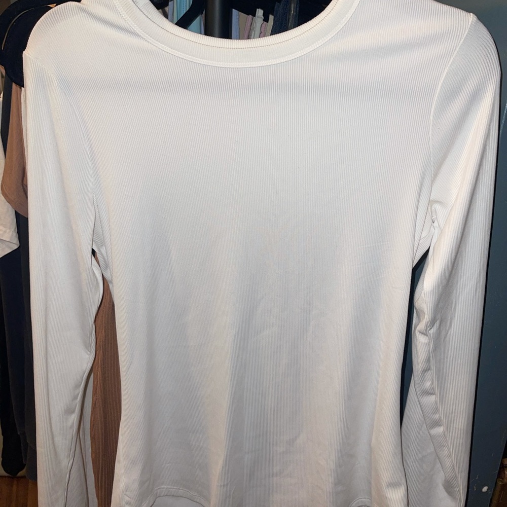 Long sleeve white tee
